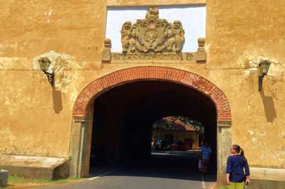 Galle Dutch Fort | walklanatours.com