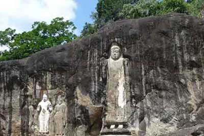 Buduruwagala Rock | walklankatours.com