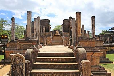 Polonnaruwa Buddha Statue | walklankatours.com