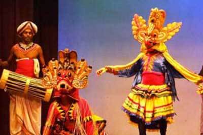 Kandiyan Traditional Dancers Show | walklankatours.com
