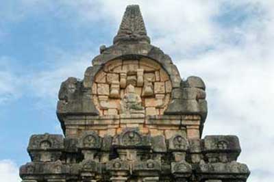 Nalanda Gedige Temple | Walklankatours.com