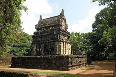 Nalanda Gedige | Walklankatours.com