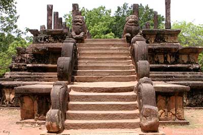 Polonnaruwa Ancient City | walklankatours.com