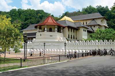 Temple of Tooth Relic | walklankatours.com