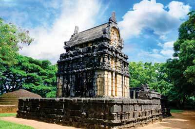 Nalanda Gedige | walklankatours.com