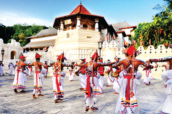 Kandy Temple | walklankatours.com