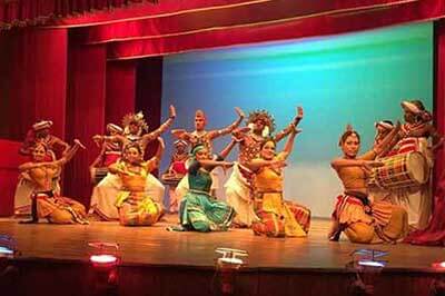 Traditional Dancers Show | walklankatours.com
