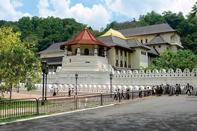 Tooth Relic Temple | walklankatours.com