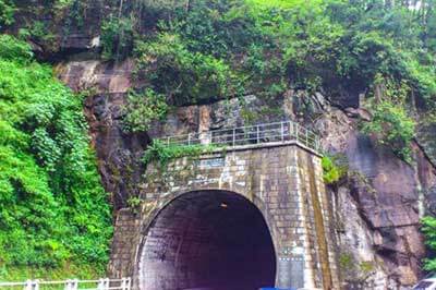 Nuwara Eliya Ramboda Waterfalls | walklankatours.com