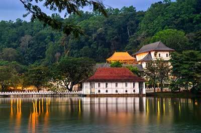 Temple of tooth Relic | walklankatours.com